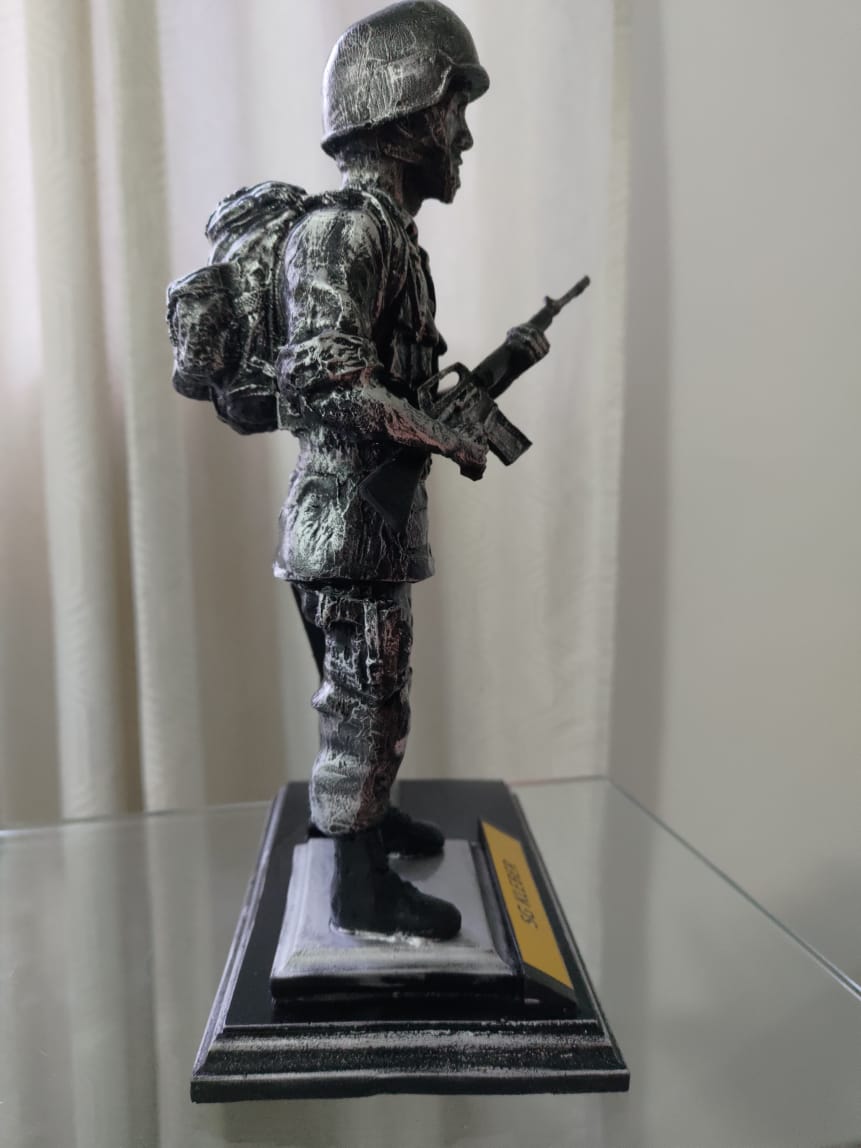 Escultura Combatente Policial Militar - Image 2